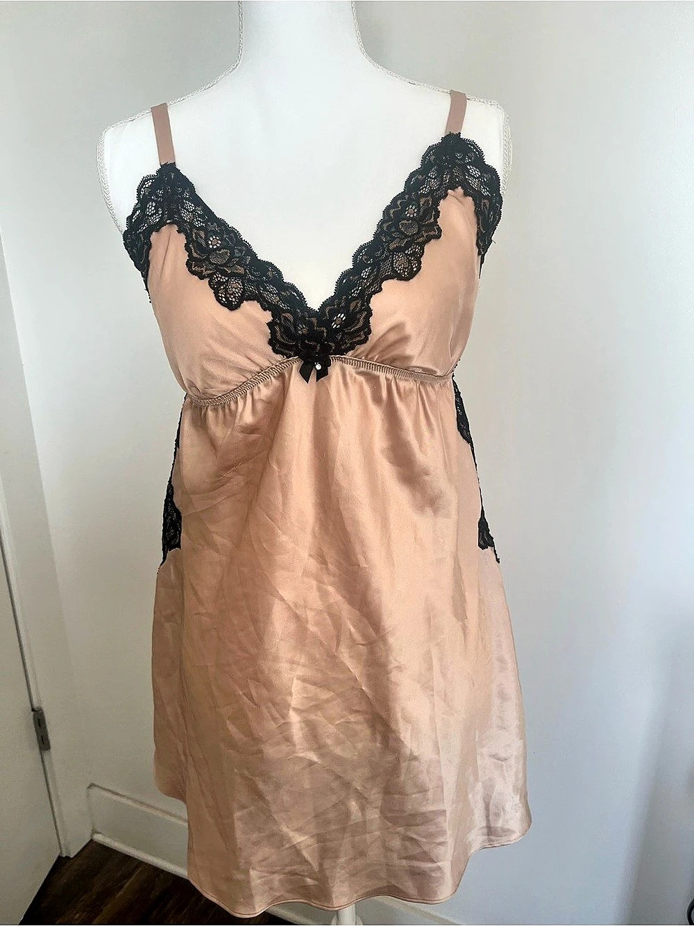 Jones New York Lace Trim Chemise in Pink Size Medium Like New